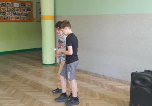 00